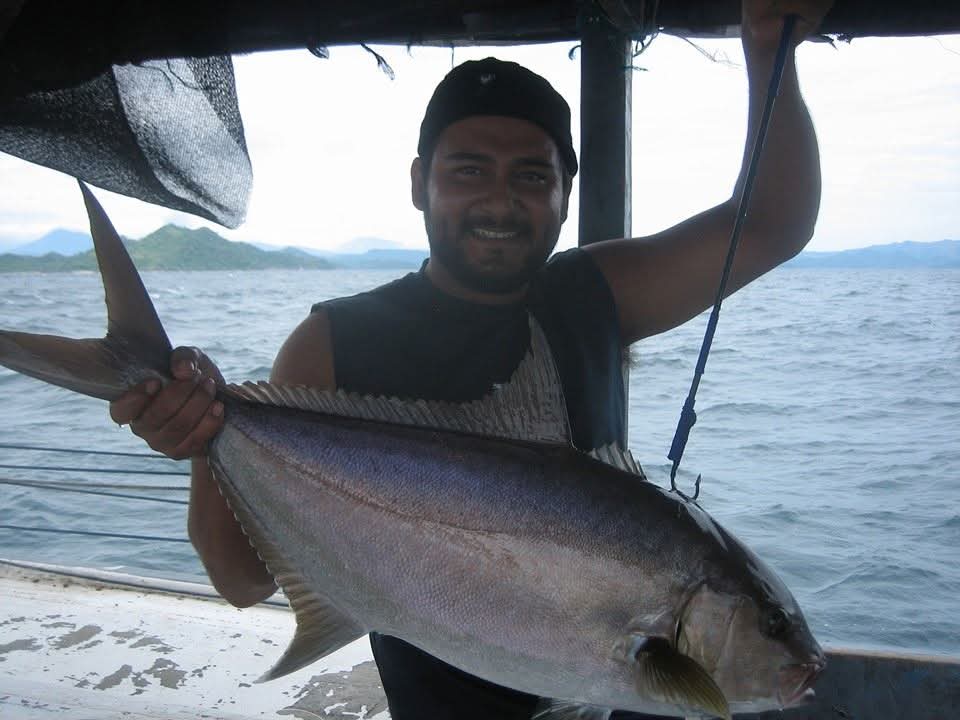 Captura en lancha durante la pesca deportiva en La Cruz